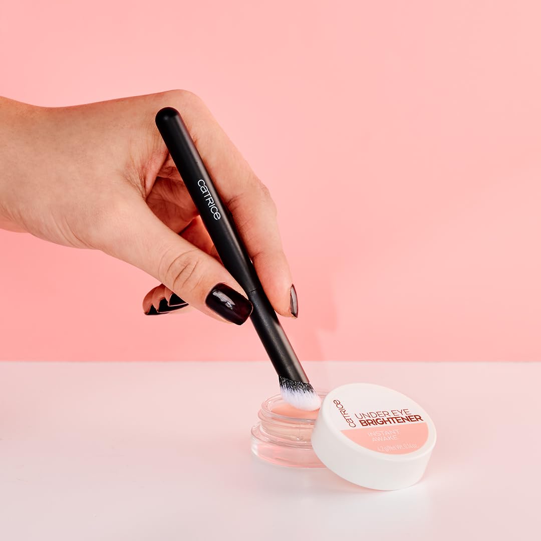 Catrice Under Eye Concealer Brush side view highlighting bristle quality