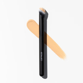 Catrice Under Eye Concealer Brush with packaging displayed