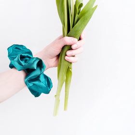 CEELGON white satin scrunchie with a soft texture close-up