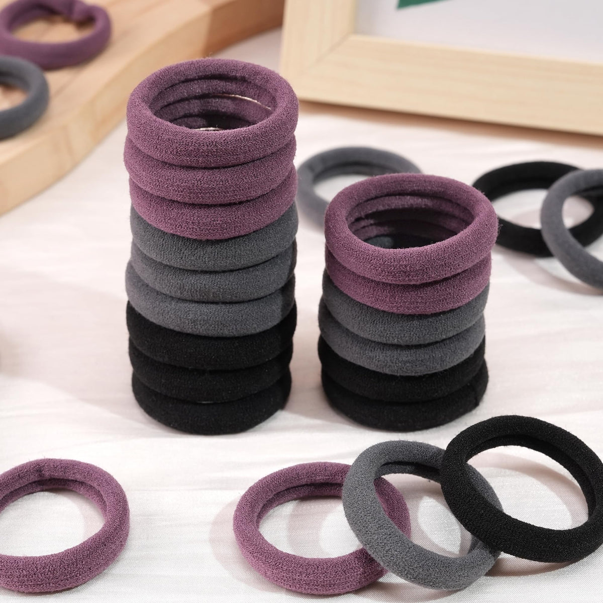 CÉLLOT Elastic Hair Ties on a ponytail holder
