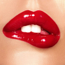 Charlotte Tilbury Lip Lustre Hydrating Lip Gloss applicator close-up