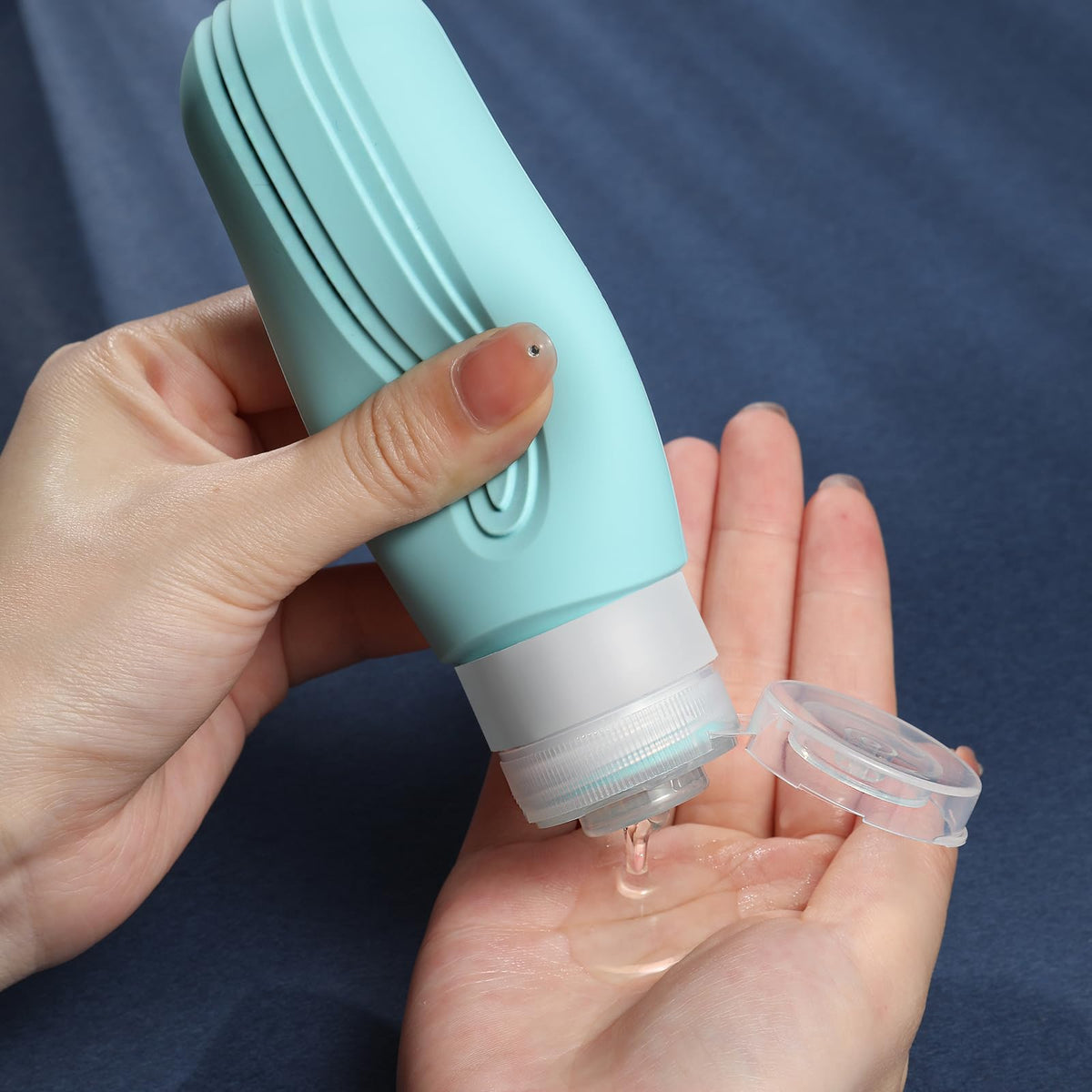 CHEODIN Travel Bottles filled with shampoo and conditioner