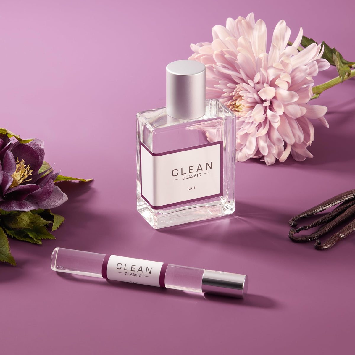 CLEAN CLASSIC Eau de Parfum 60mL lifestyle scene outdoors