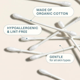 Cliganic Organic Cotton Swabs used for makeup application