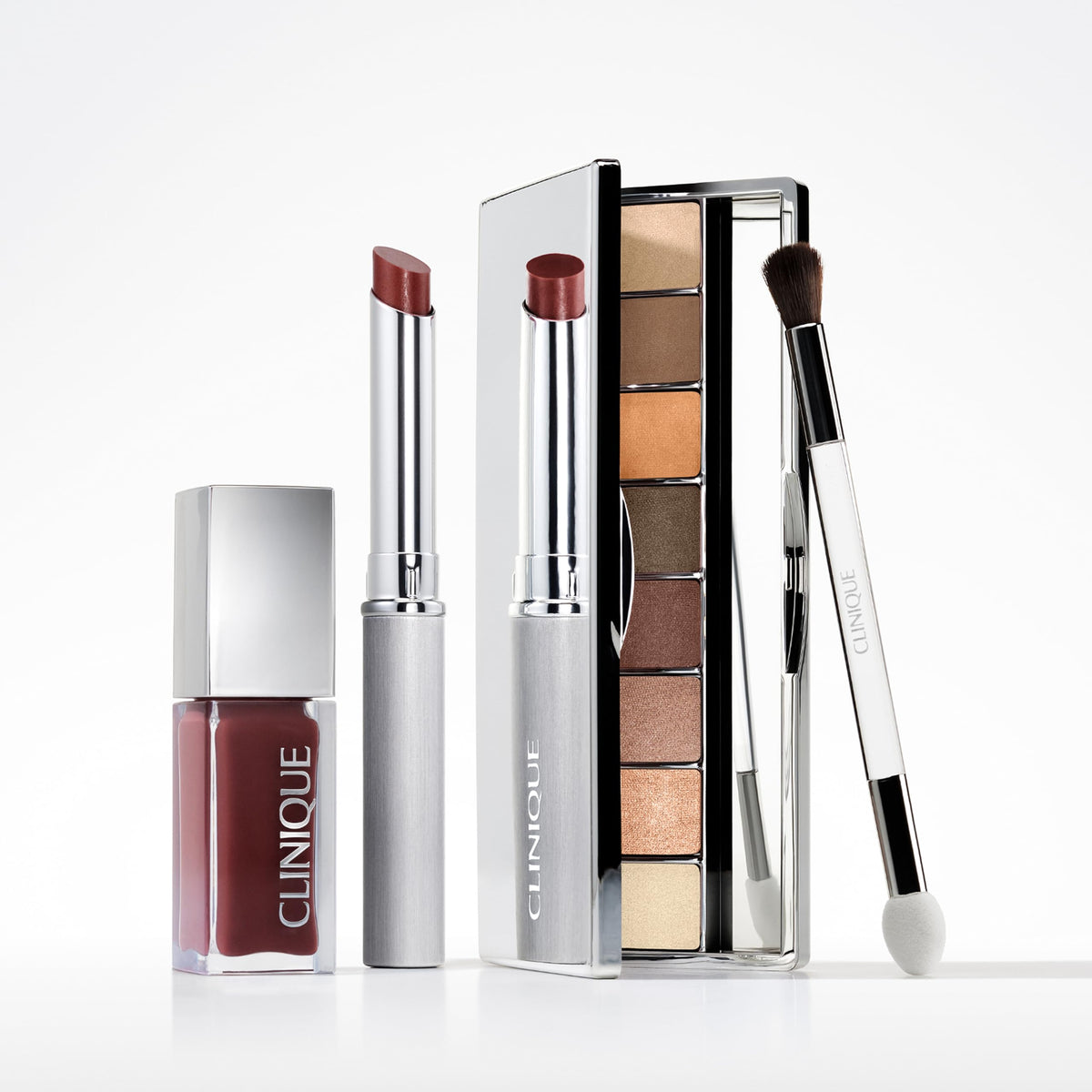 Clinique All About Shadow Eye Shadow Palette dual-ended sponge applicator