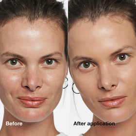 Clinique Even Better Foundation SPF 15 Porcelain Beige texture on hand