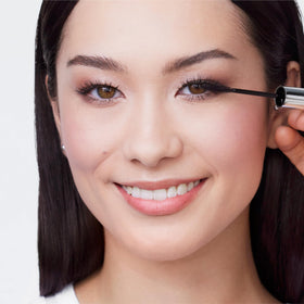 Clinique Lash Power Tubing Mascara applied on lashes