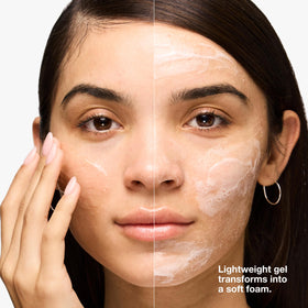 Clinique Moisture Surge Exfoliating Glow Cleanser texture close-up