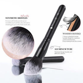 Close-up of DUcare synthetic makeup brush bristles