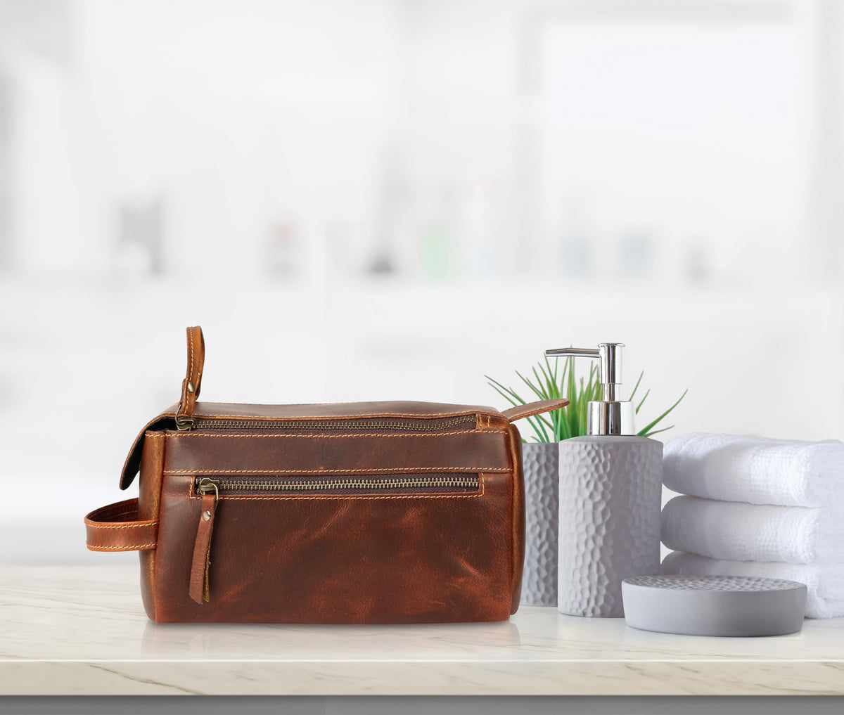 Close-up of durable YKK zipper on KomalC Toiletry Bag