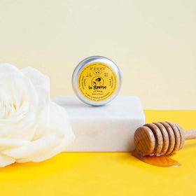 Close-up of Feret Parfumeur balm texture