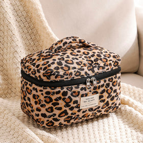 Close-up of floral pattern on uekeboag Quilted Makeup Bag
