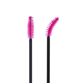 Close-up of G2PLUS eyelash brush head and handle