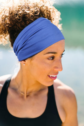 Close-up of GiLi black headband showing texture