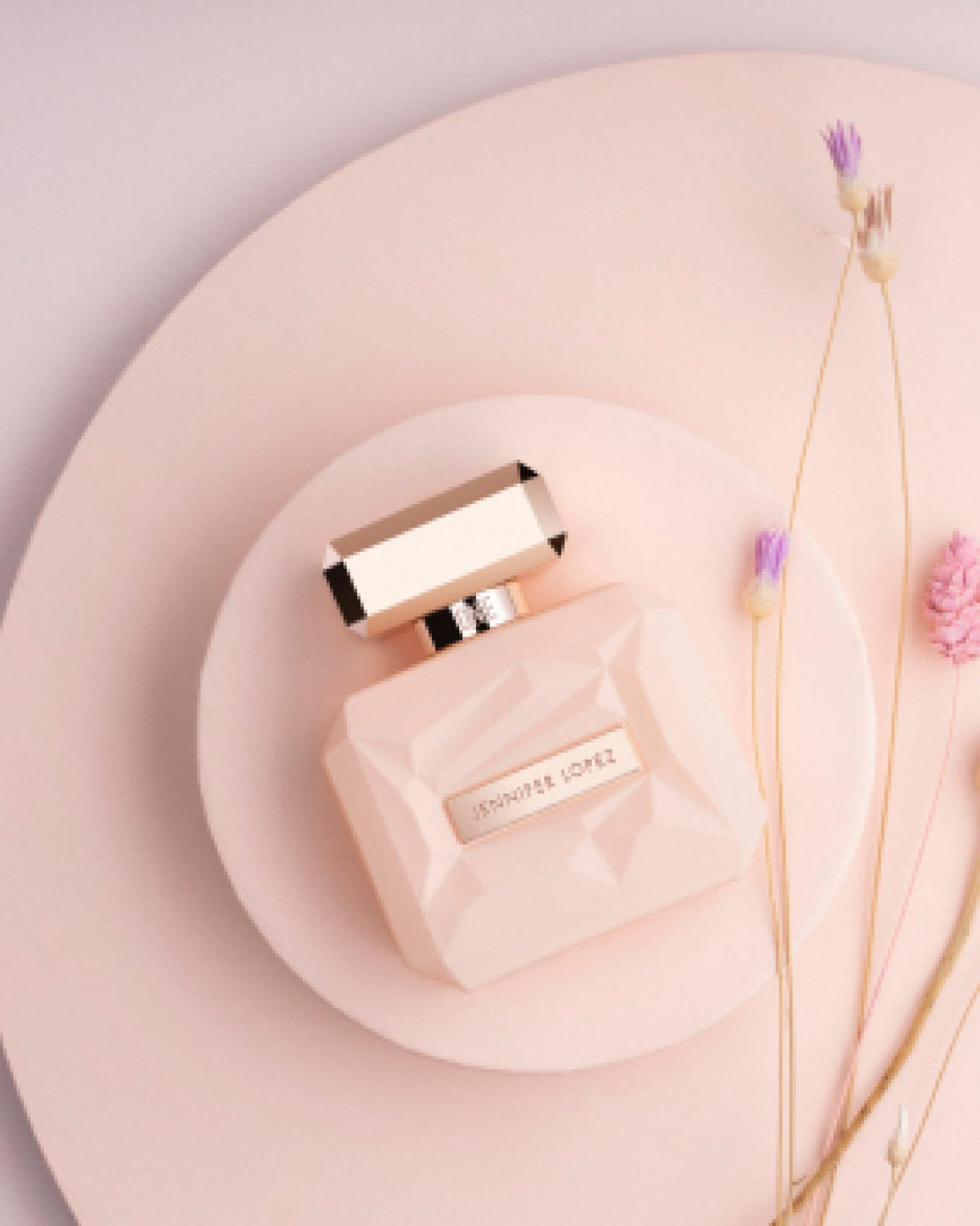 Close-up of Jennifer Lopez One EDP spray nozzle