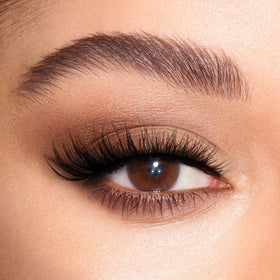 Close-up of Kiromiro 14mm Cat Eye False Eyelashes