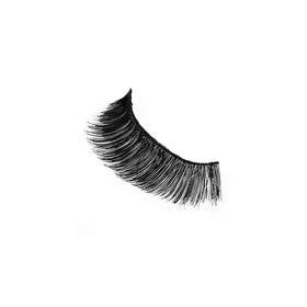 Close-up of KISS I Envy Juicy Volume 01 eyelashes showing texture