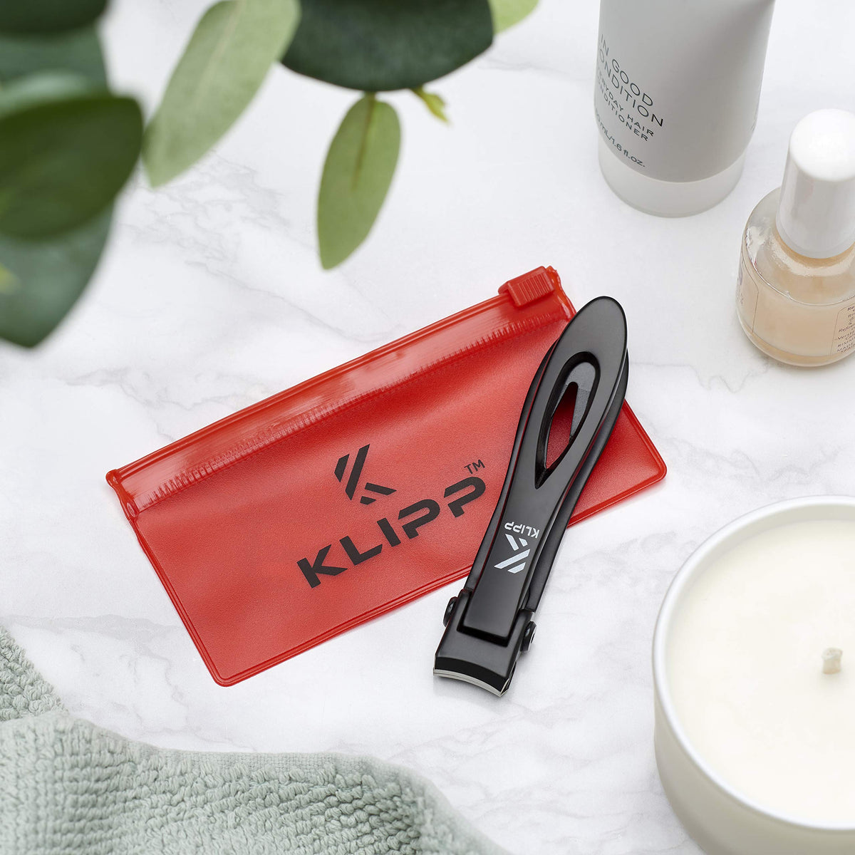 Close-up of KLIPP toenail clippers jaw