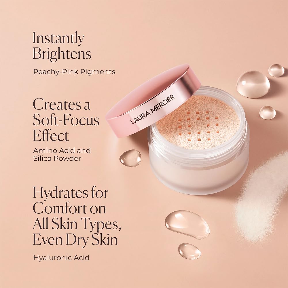 Close-up of Laura Mercier Translucent Loose Setting Powder Ultra-Blur texture