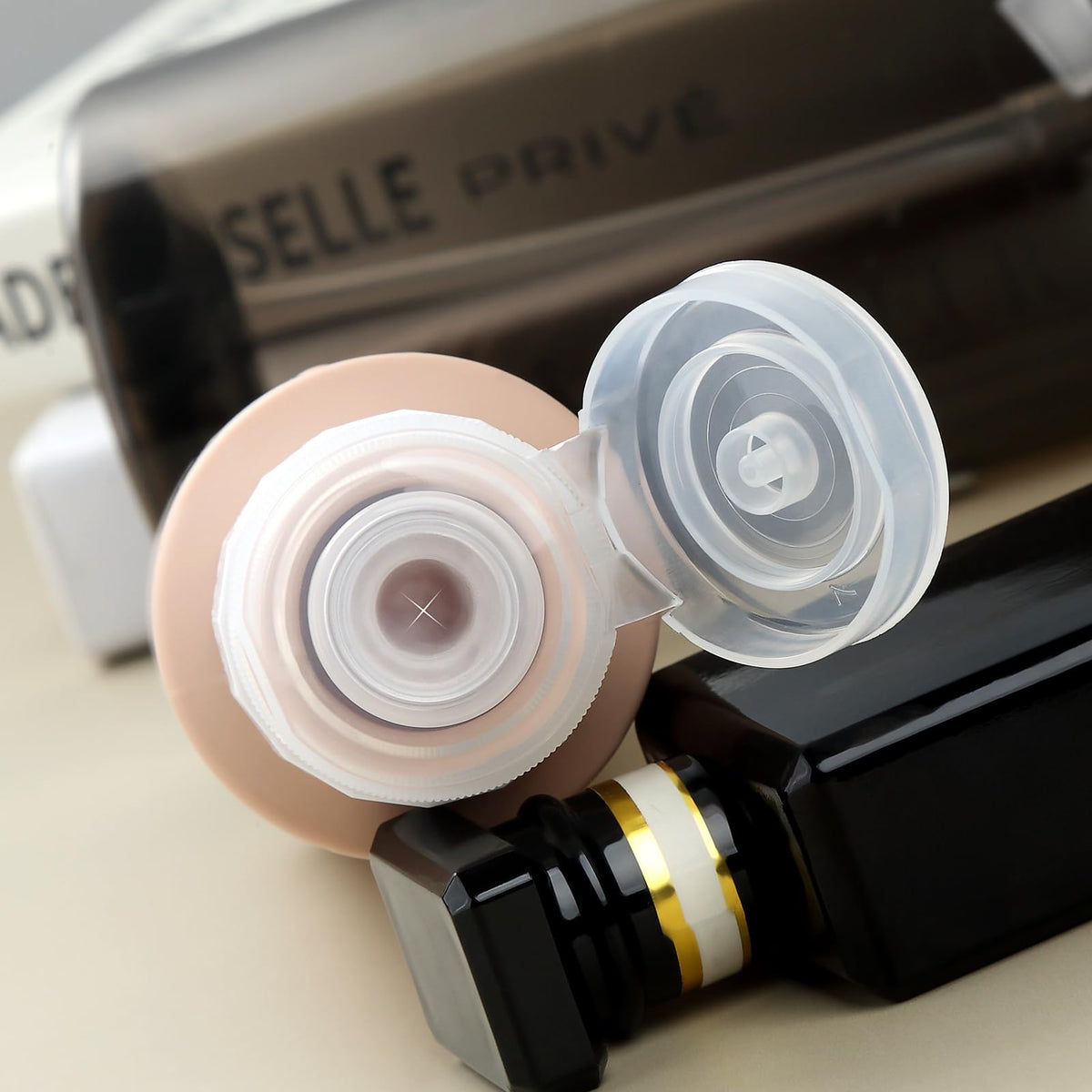 Close-up of Mrsdry leak proof travel bottle design