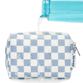 Close-up of Narwey makeup bag zipper detail
