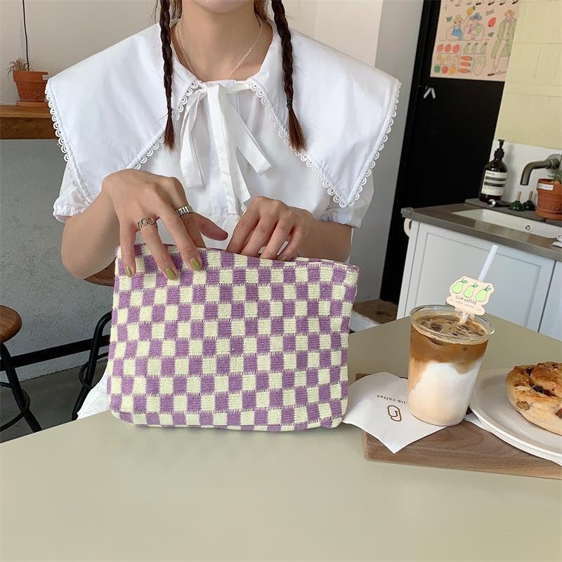 Close-up of PAZIMIIK Checkered Makeup Bag texture