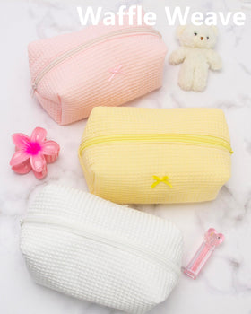 Close-up of PAZIMIIK cosmetic pouch zipper