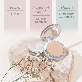 Close-up of PÜR MINERALS 4-in-1 Pressed Mineral Powder Foundation Ivory texture