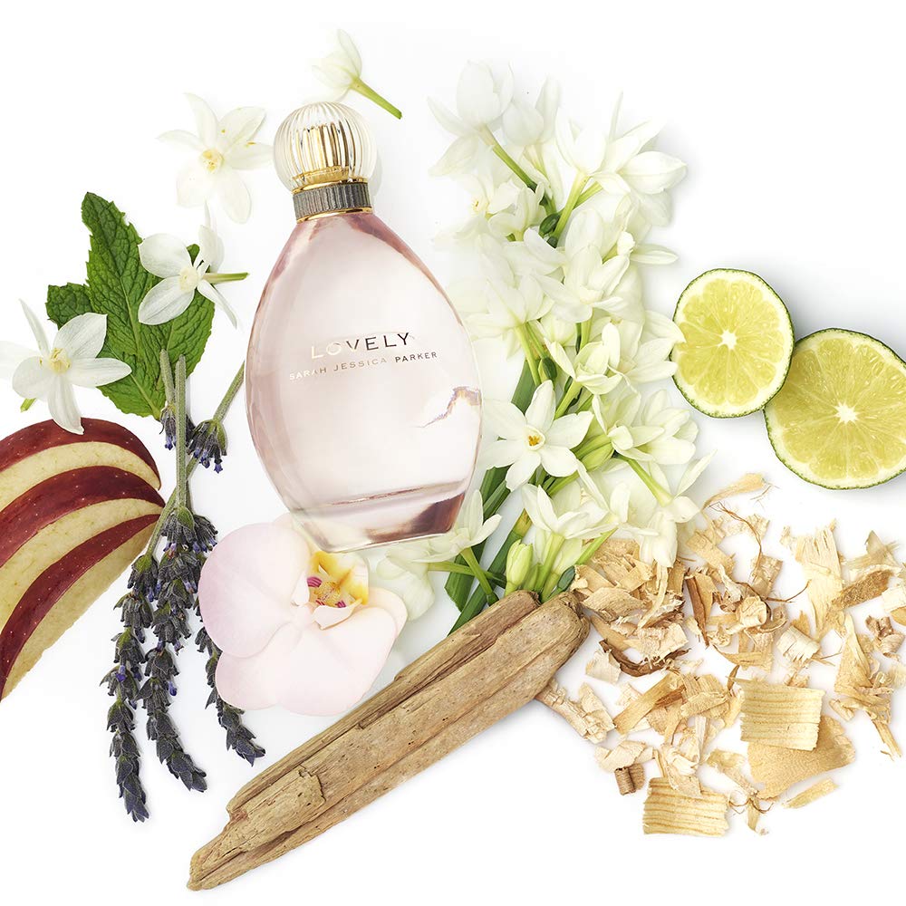 Close-up of Sarah Jessica Parker Eau De Parfum ingredients