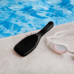 Close-up of TANGLE TEEZER The Wet Detangler Hairbrush bristles