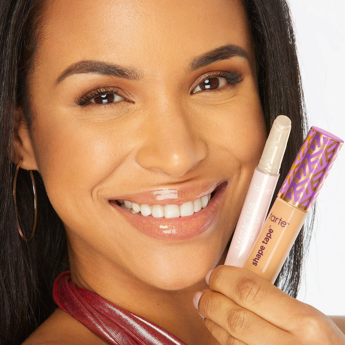 close-up of tarte Shape Tape Concealer applicator