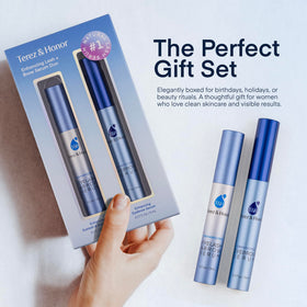 Close-up of TEREZ & HONOR Advanced Eyebrow Serum applicator