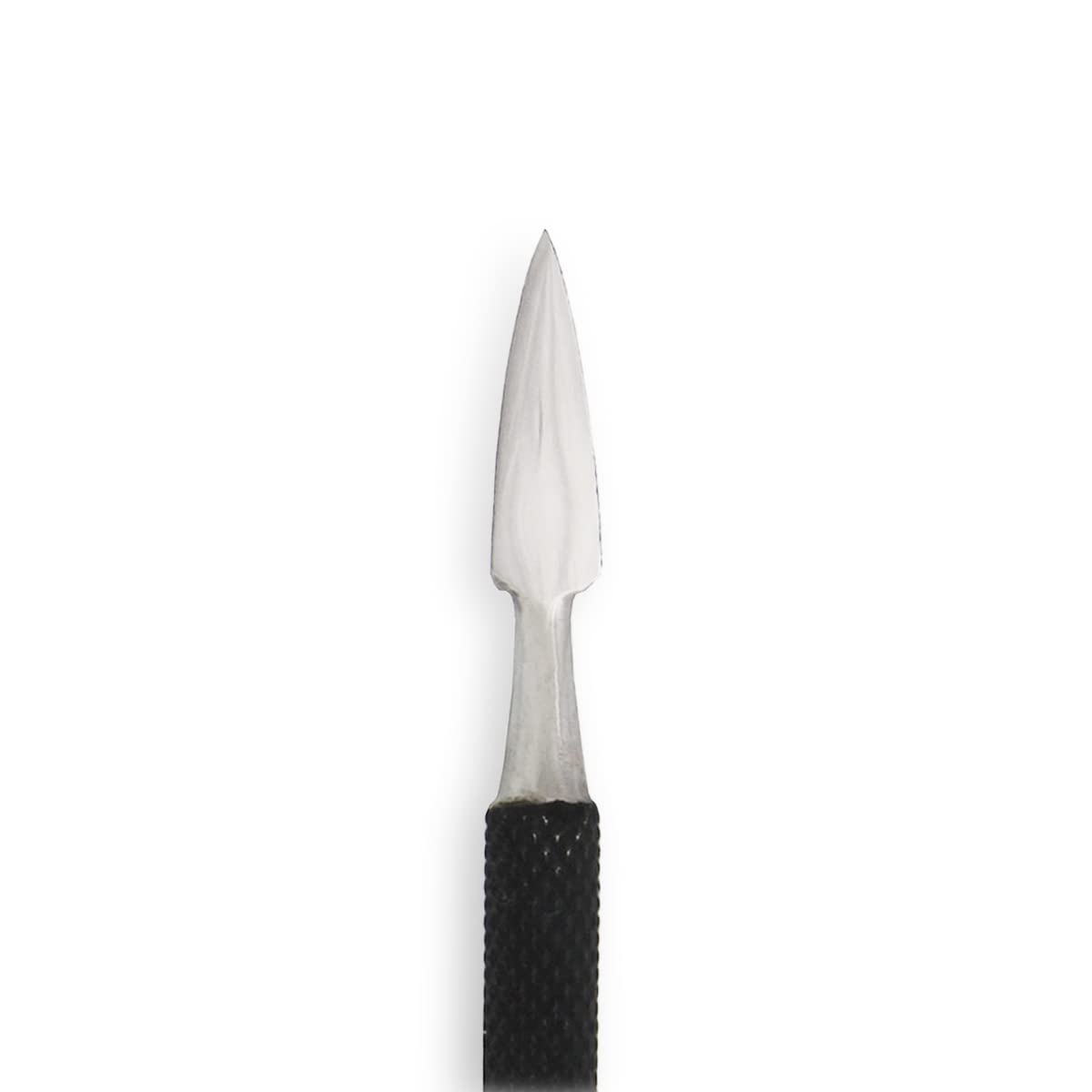 Close-up of the precision cuticle nipper from Basics