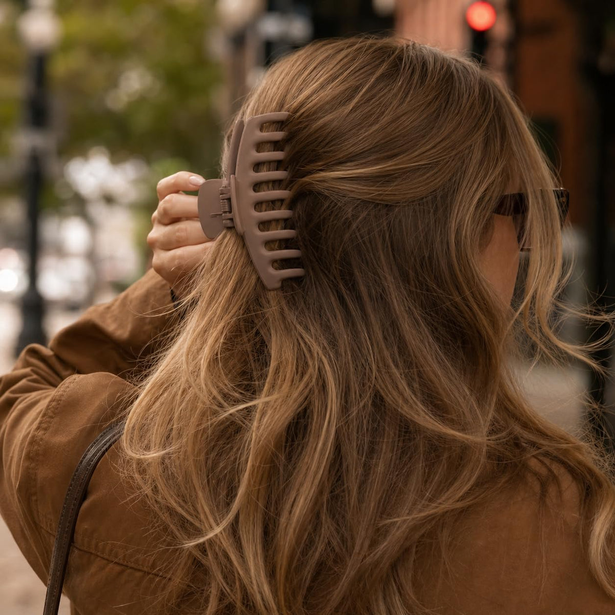 Close-up of TOCESS claw clips showcasing matte finish