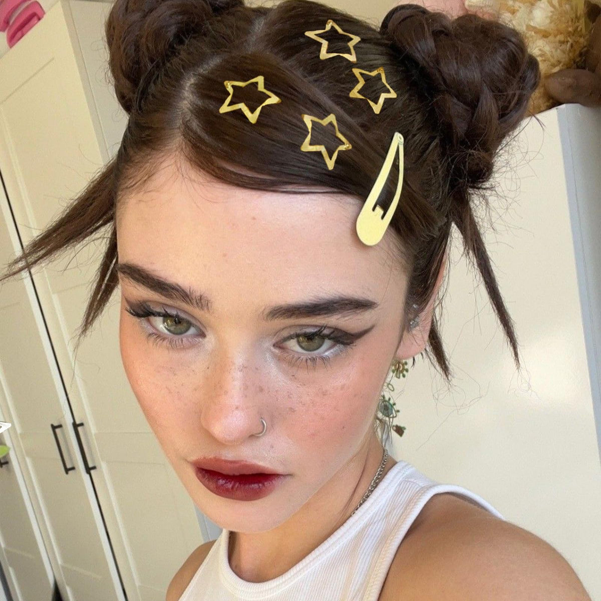 Close-up of VIBILIA Star Hair Clip showing metal texture