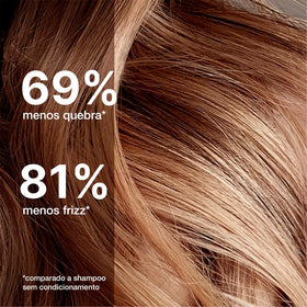 COLOR WOW Money Mist Luxe Leave-In Conditioner texture on hand