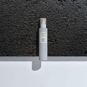 [comfort zone] Active Pureness Cleansing Gel texture on a hand