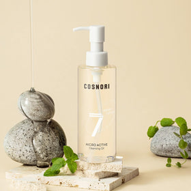 COSNORI cleansing oil with water for emulsification demonstration