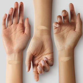 COVERGIRL Advanced Radiance Foundation Natural Ivory packaging