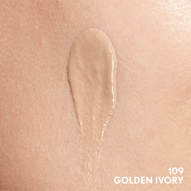 COVERGIRL Clean Invisible Foundation Golden Ivory texture on hand