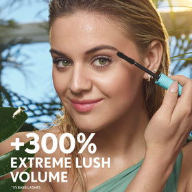 COVERGIRL Lash Blast Cleantopia Waterproof Mascara applied on lashes