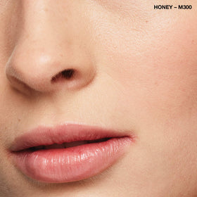 COVERGIRL TruBlend Undercover Concealer M300 Honeyed blended on skin