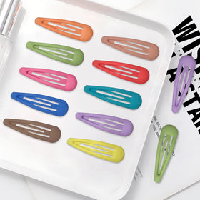 Cptots hair clips arranged neatly in a pack