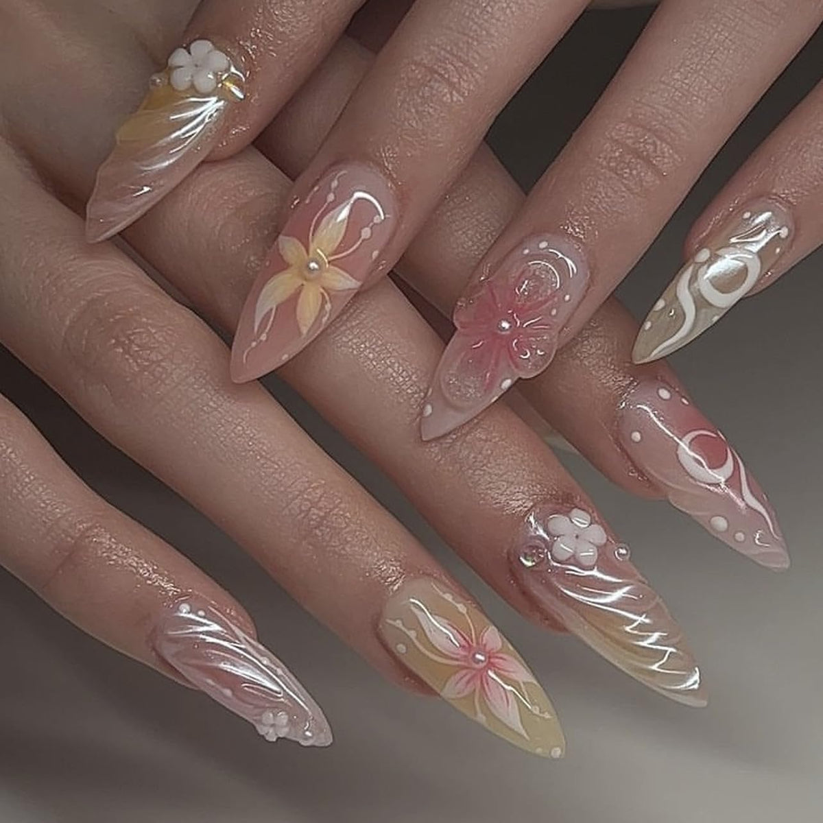 CTTHNBD Almond Press on Nails 24Pcs with 3D flower design front view