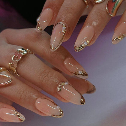 CTTHNBD Almond Press on Nails front view with gold line design