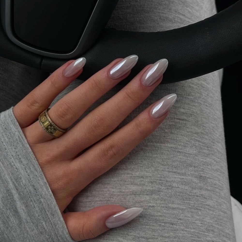 CTTHNBD Medium Press on Nails Almond Chrome White front view