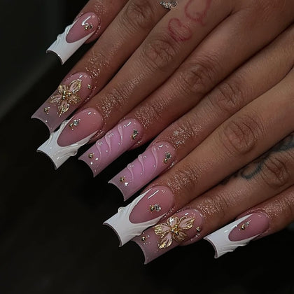 CTTHNBD Medium Press on Nails white French tip front view