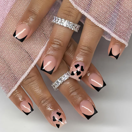 CTTHNBD Short Press on Nails black French tip front view