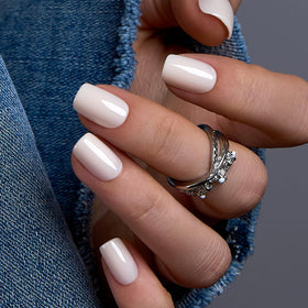 CurvLife 30 Pcs Press On Nails Kit front view with white short square nails