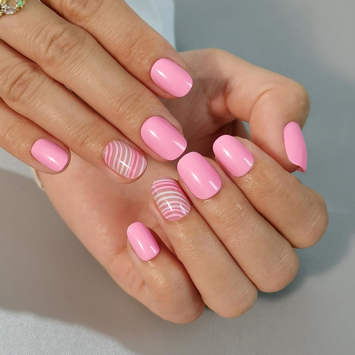 CurvLife Extra Short Press On Nails close-up of gel tips